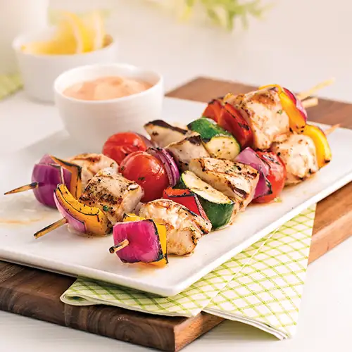 Brochette de poulet marinée