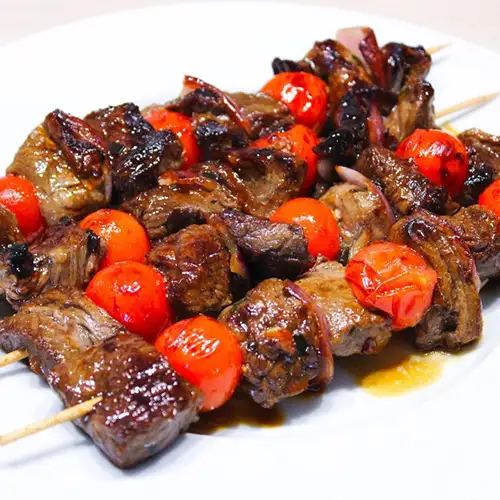 Brochette de bœuf marinée