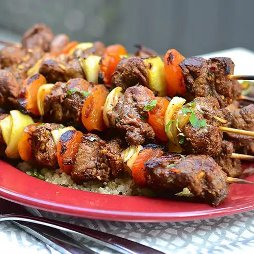 Brochette d'agneau marinée