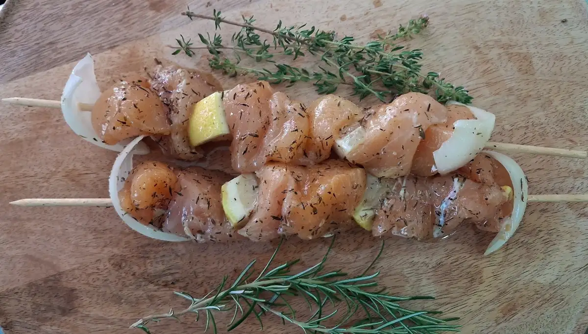 Brochette de poulet thym et citron 200g (19.9€ le kilo)